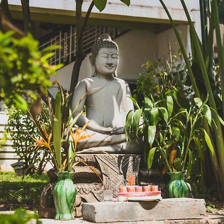 Cambodian Country Club Hotel Phnom Penh Bagian luar foto