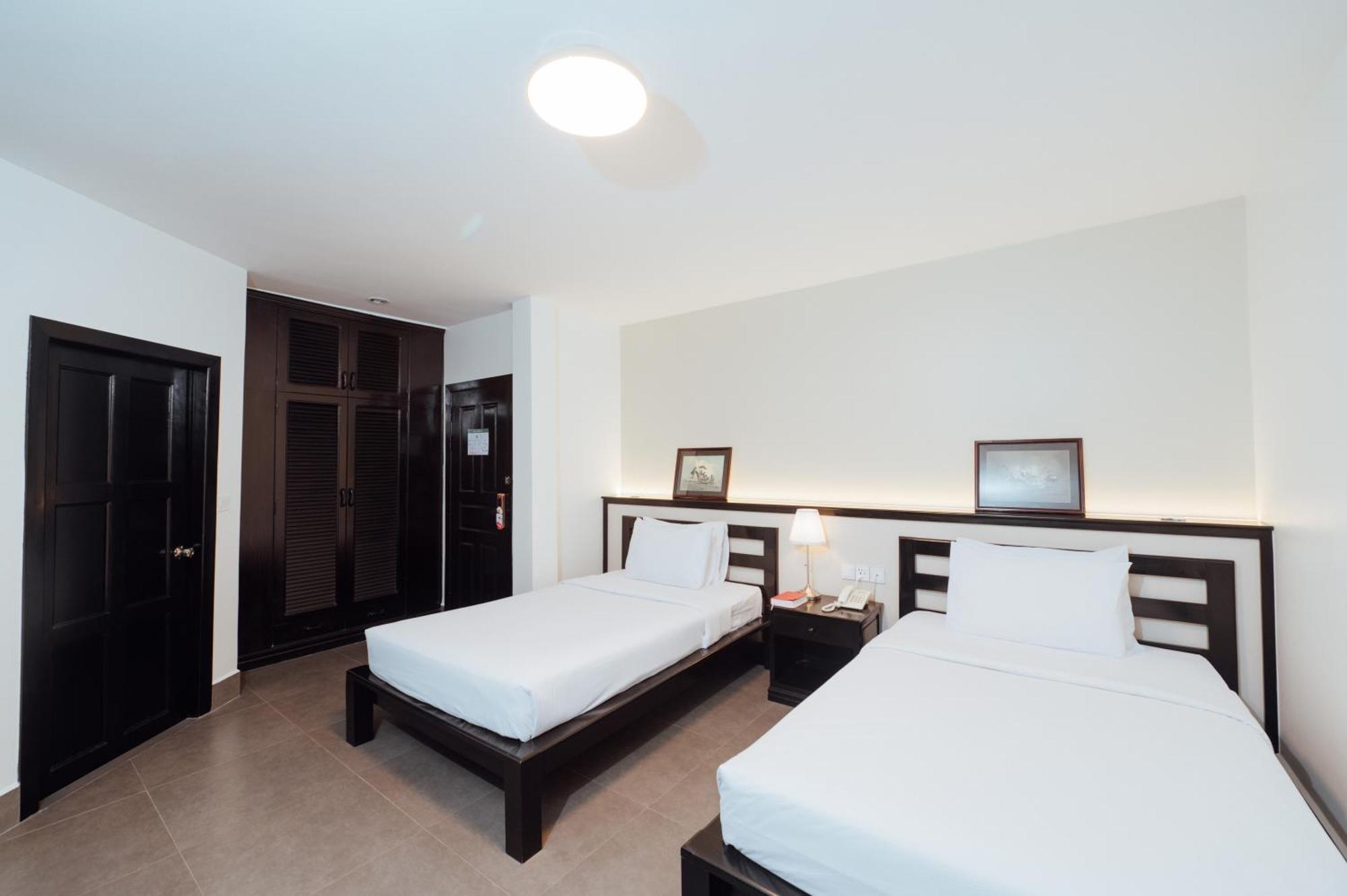 Cambodian Country Club Hotel Phnom Penh Bagian luar foto