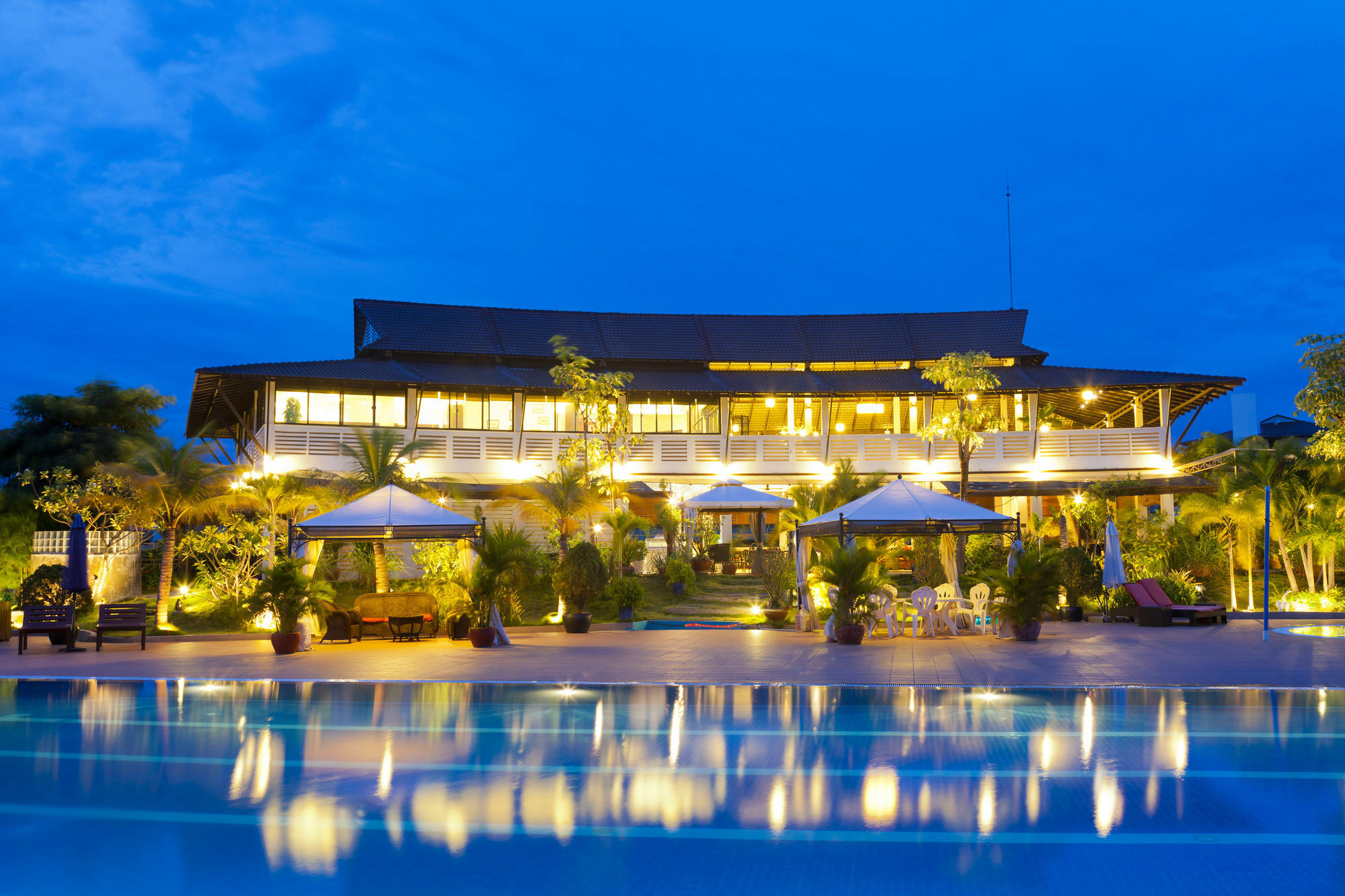 Cambodian Country Club Hotel Phnom Penh Bagian luar foto